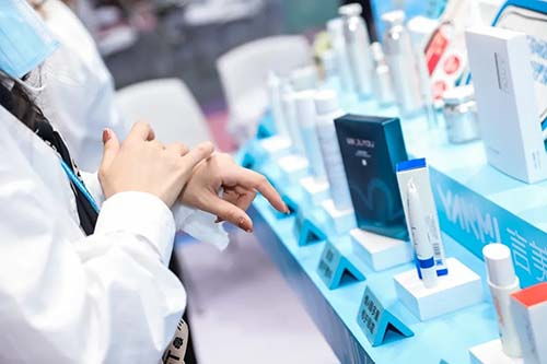 國(guó)貨綻妍以「光合修護(hù)」技術(shù)，一馬當(dāng)先拯救受損皮膚屏障